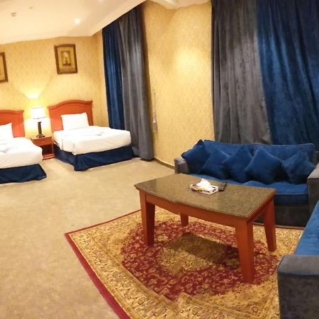 Qasr Al Khalij Hotel Рияд Екстериор снимка