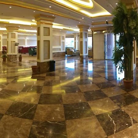 Qasr Al Khalij Hotel Рияд Екстериор снимка