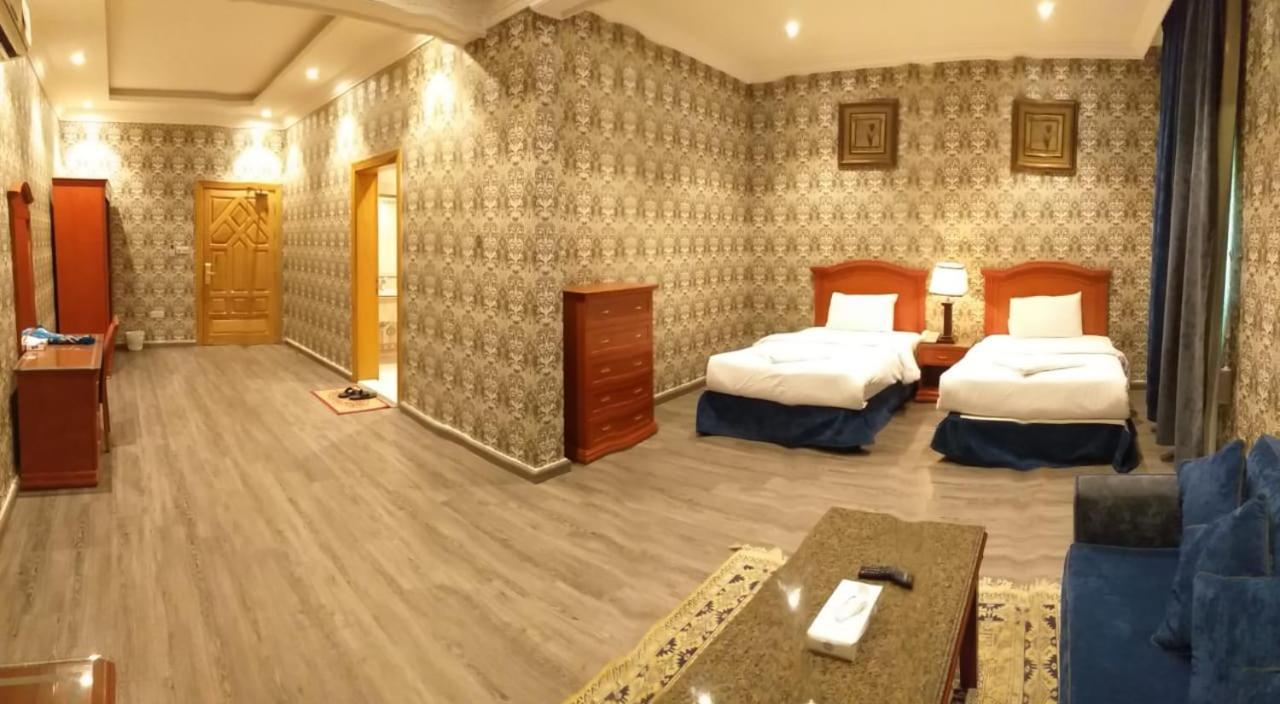 Qasr Al Khalij Hotel Рияд Екстериор снимка