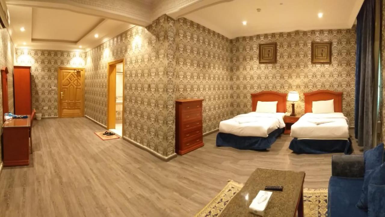 Qasr Al Khalij Hotel Рияд Екстериор снимка