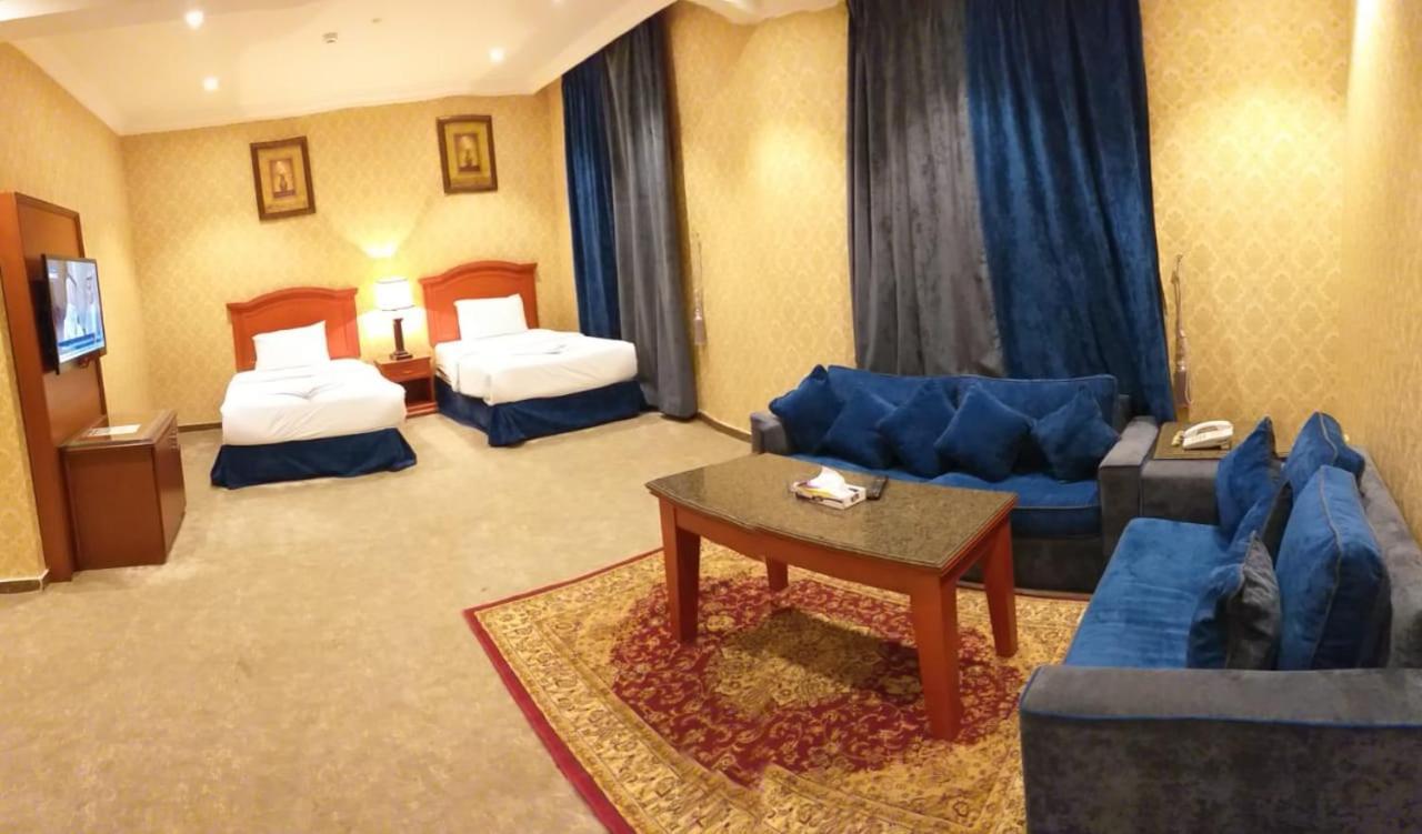 Qasr Al Khalij Hotel Рияд Екстериор снимка