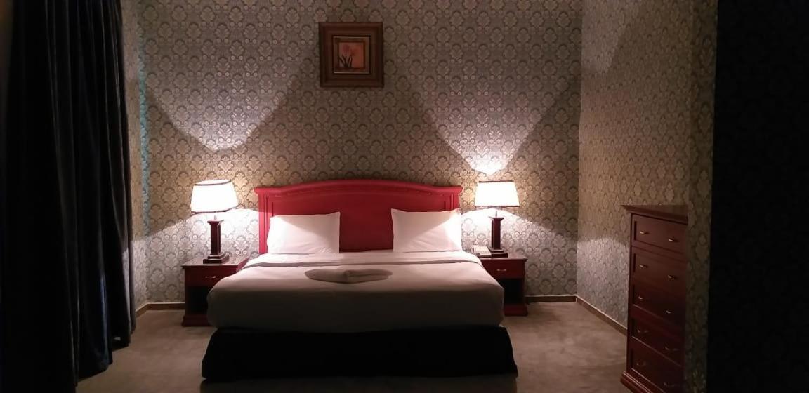 Qasr Al Khalij Hotel Рияд Екстериор снимка