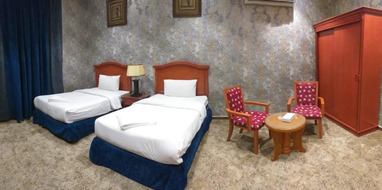 Qasr Al Khalij Hotel Рияд Екстериор снимка