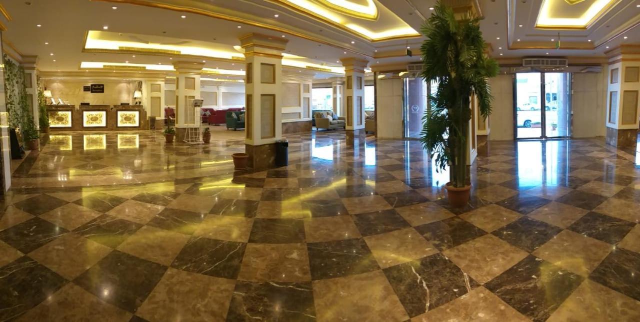 Qasr Al Khalij Hotel Рияд Екстериор снимка