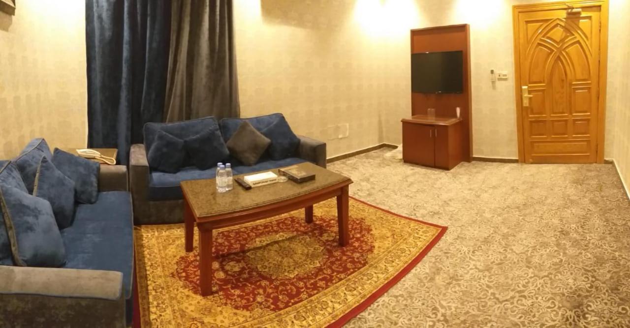 Qasr Al Khalij Hotel Рияд Екстериор снимка