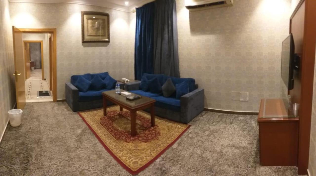 Qasr Al Khalij Hotel Рияд Екстериор снимка
